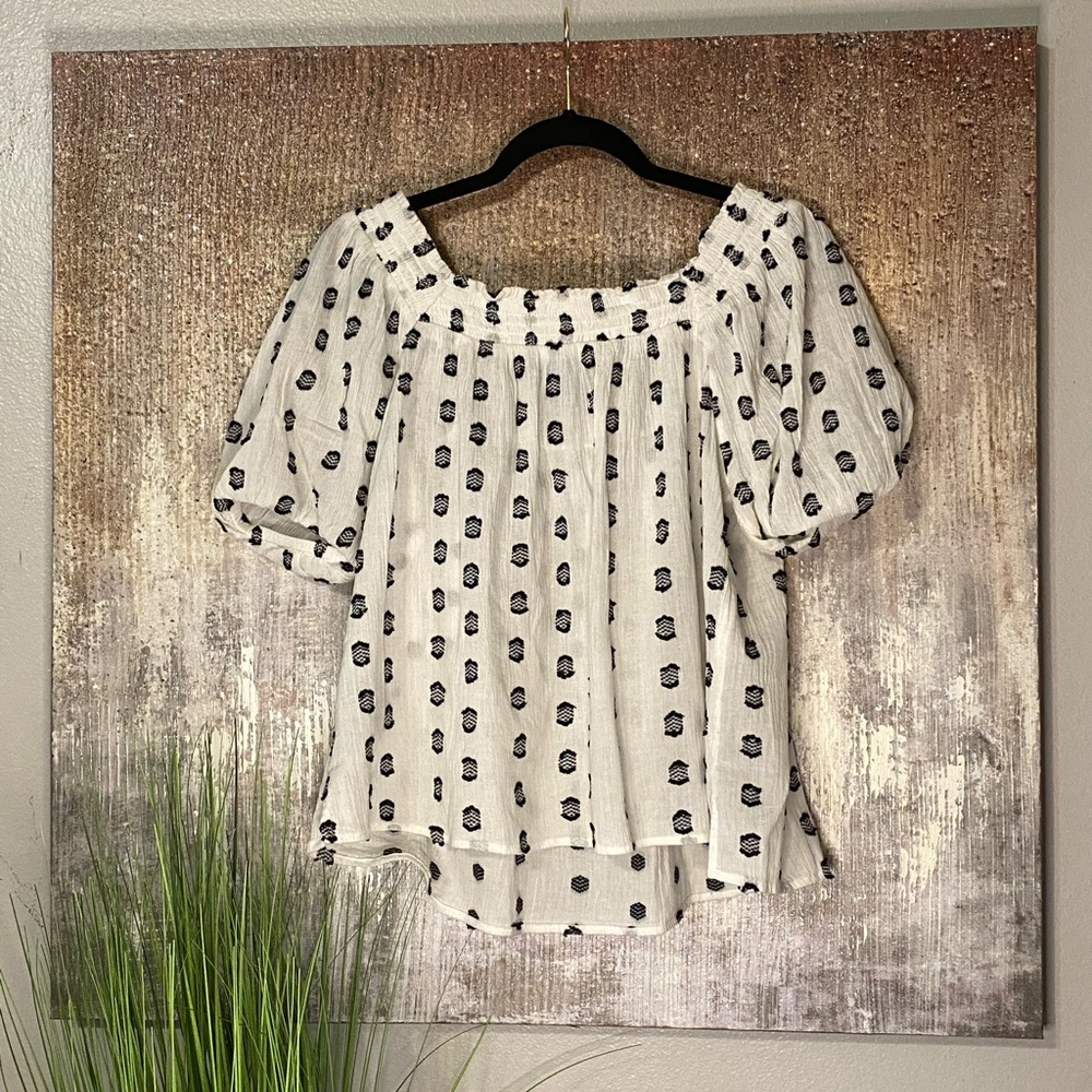 Faith & Zoe White and Black Embroidered Blouse